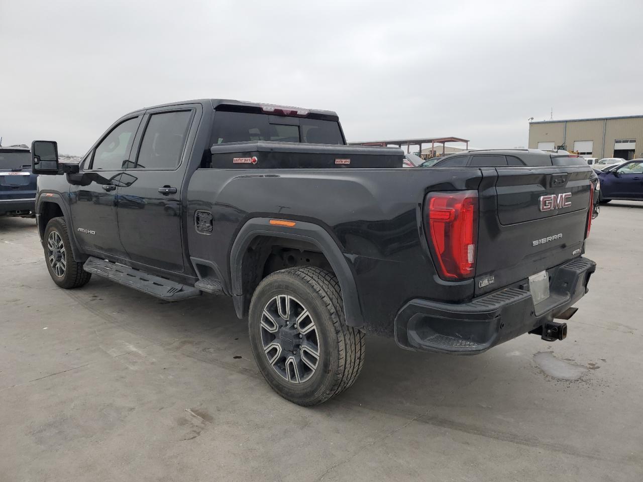 2020 GMC Sierra K2500 At4 - Фото 2