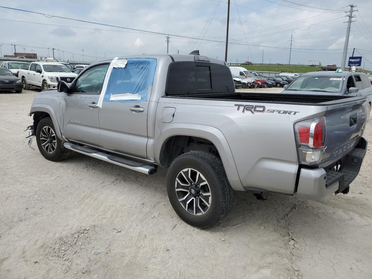 2021 Toyota Tacoma Double Cab - Фото 2