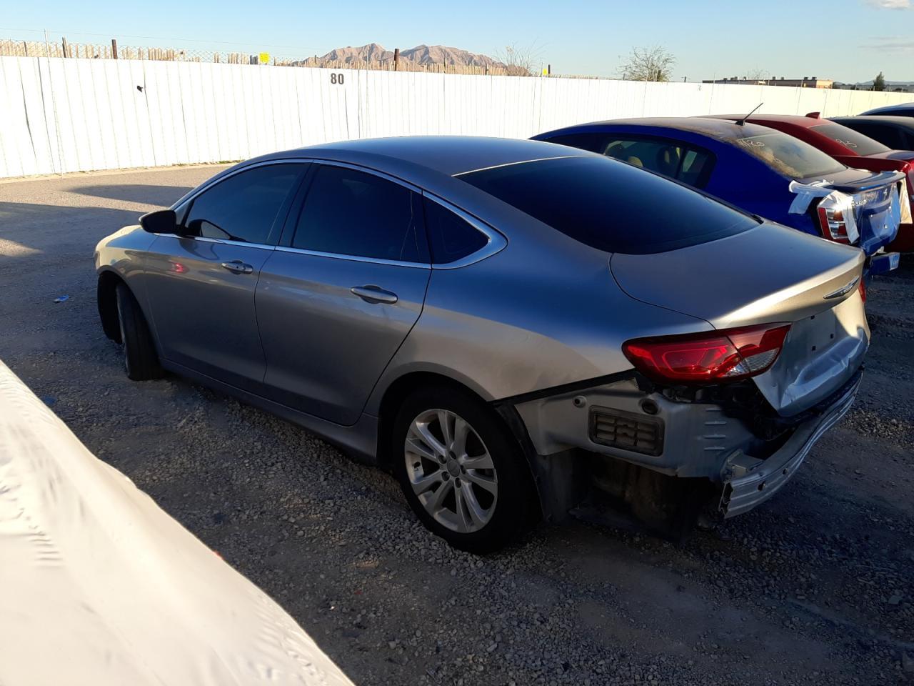 2016 Chrysler 200 Limited - Фото 2