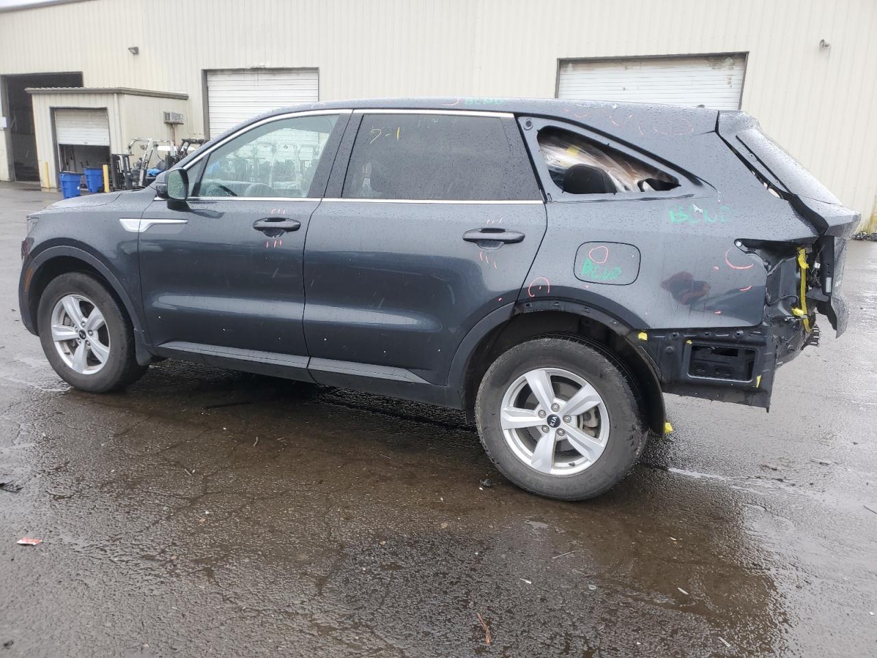 2021 Kia Sorento Lx - Image 2