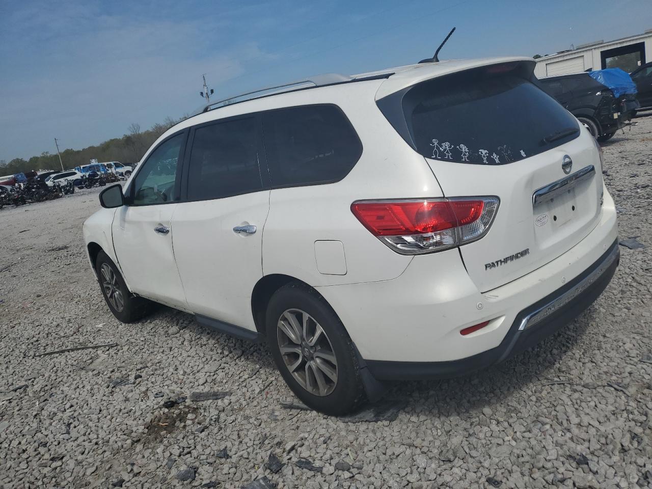 2013 Nissan Pathfinder S - Image 2