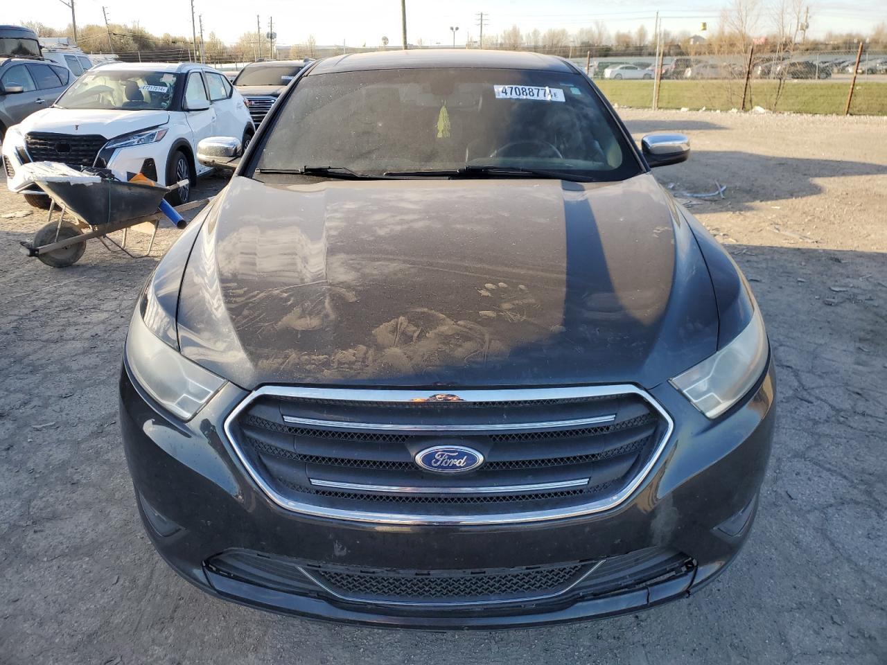 2014 Ford Taurus Limited - Image 5