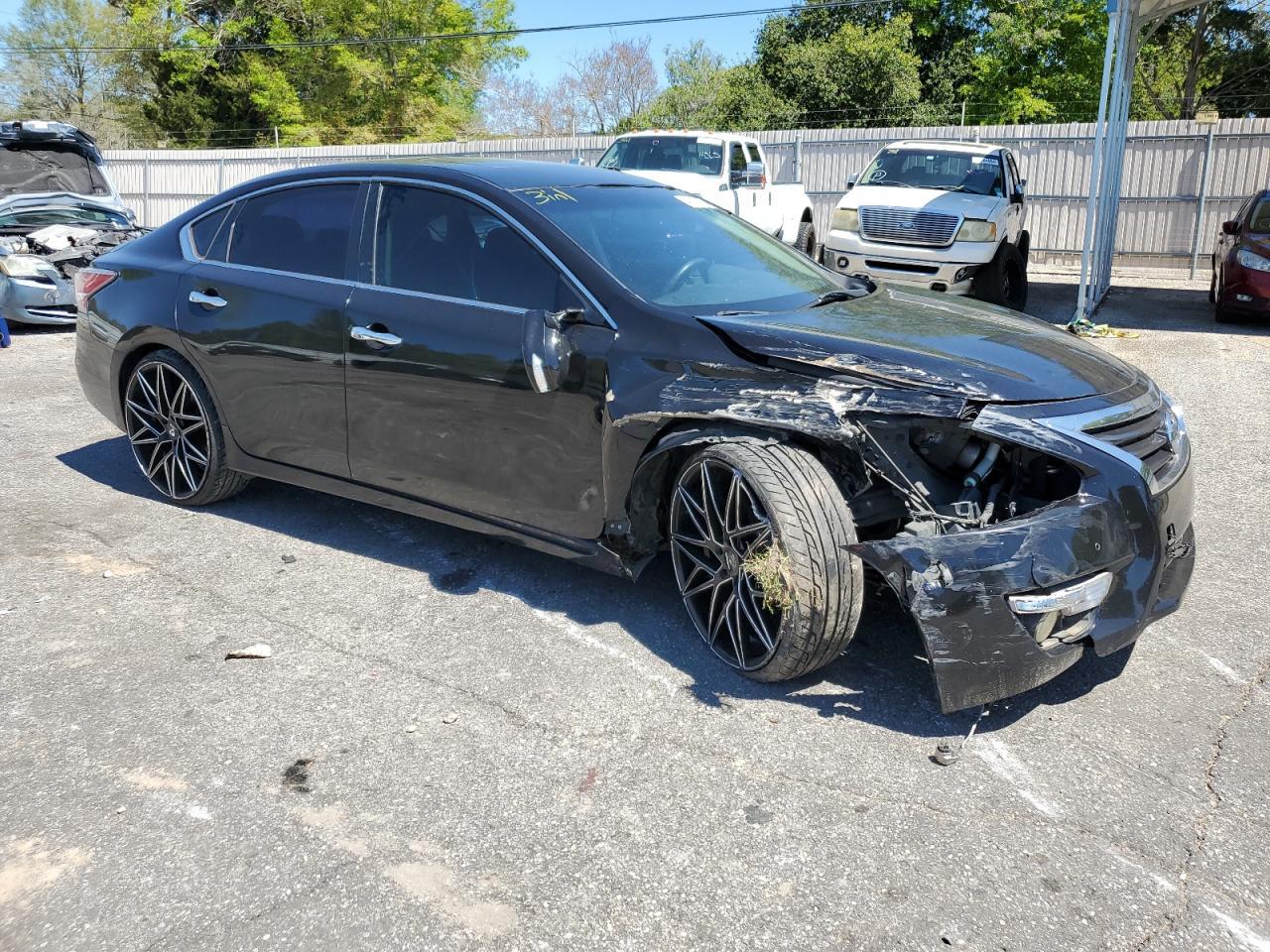 2015 Nissan Altima 3.5S - Image 4