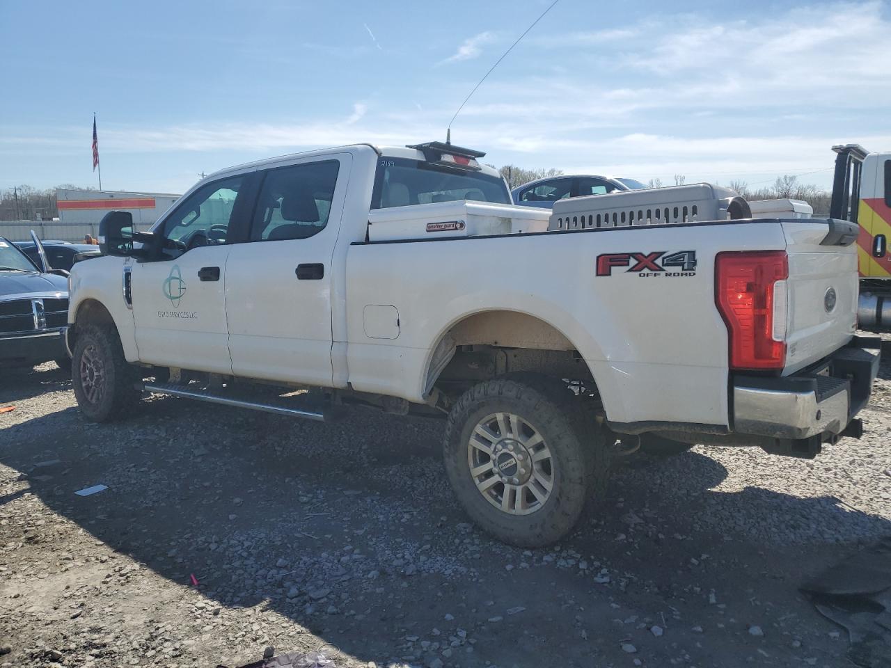 2017 Ford F250 Super Duty - Фото 2