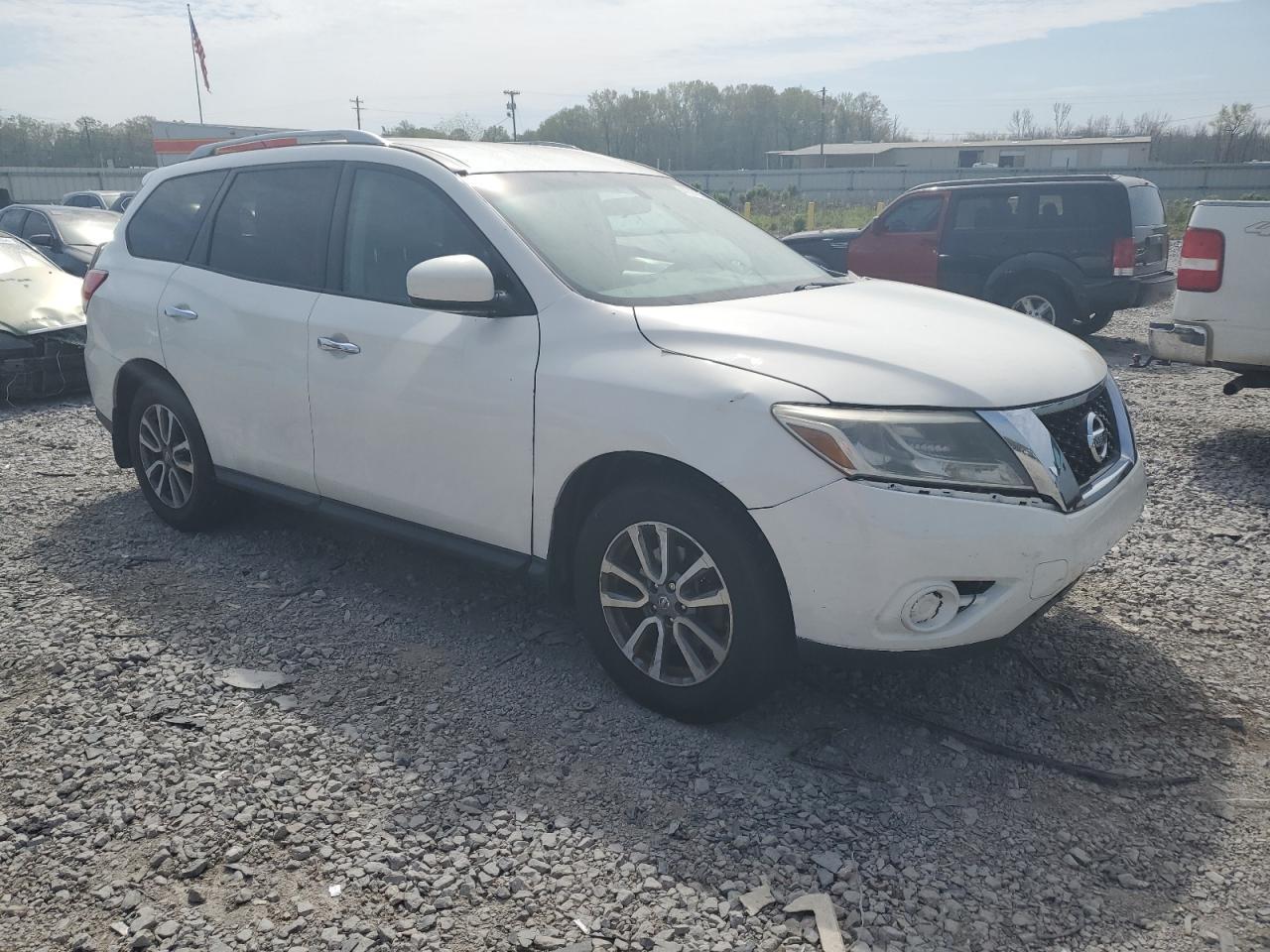 2013 Nissan Pathfinder S - Image 4