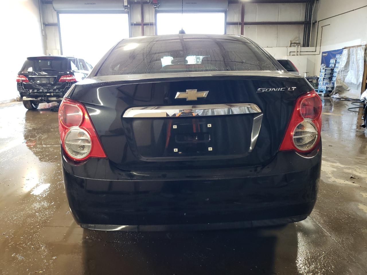 2016 Chevrolet Sonic Lt - Фото 6