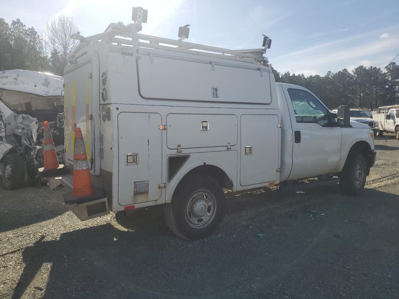 2013 Ford F350 Super Duty - Фото 3