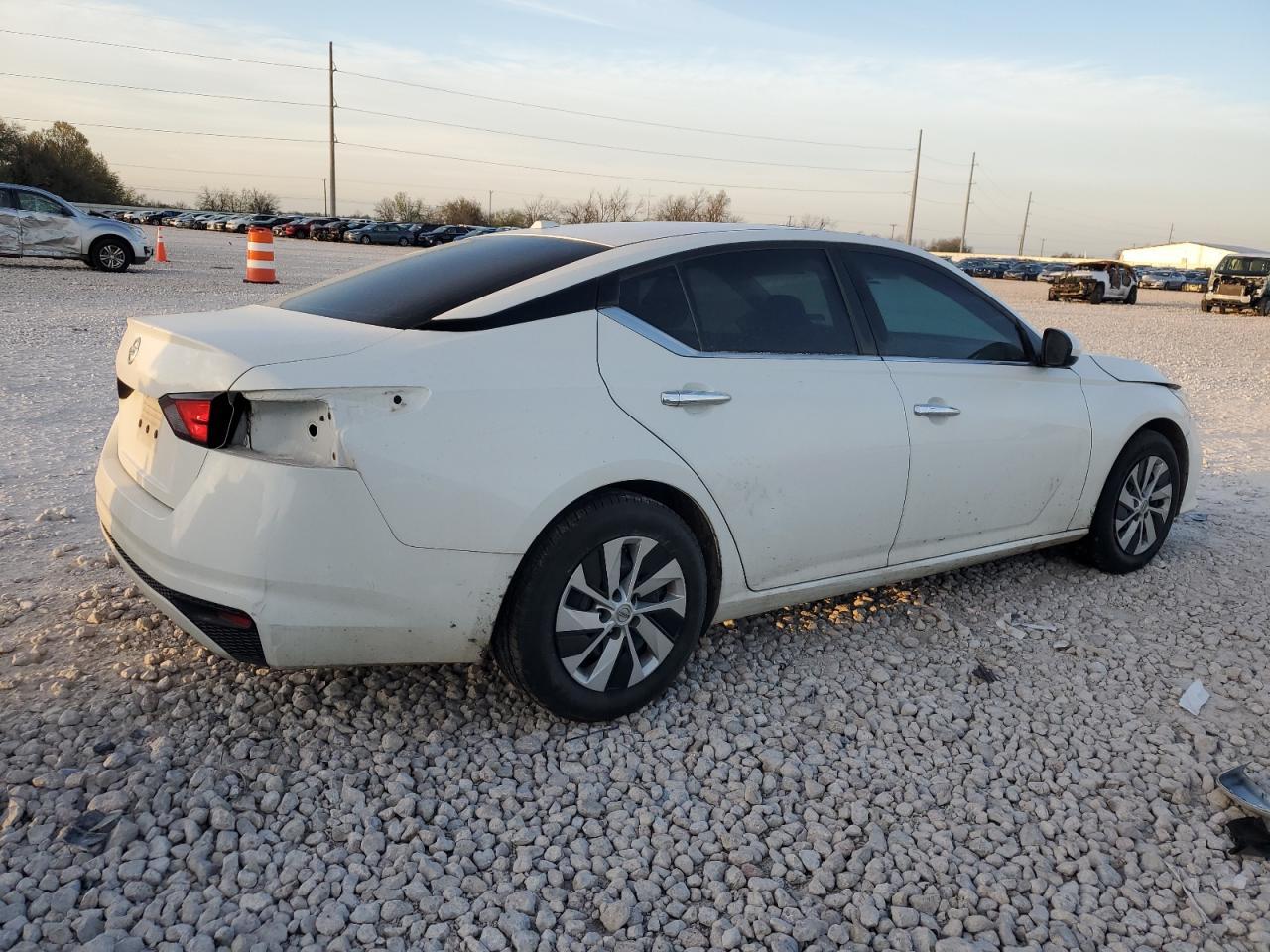 2020 Nissan Altima S - Image 3