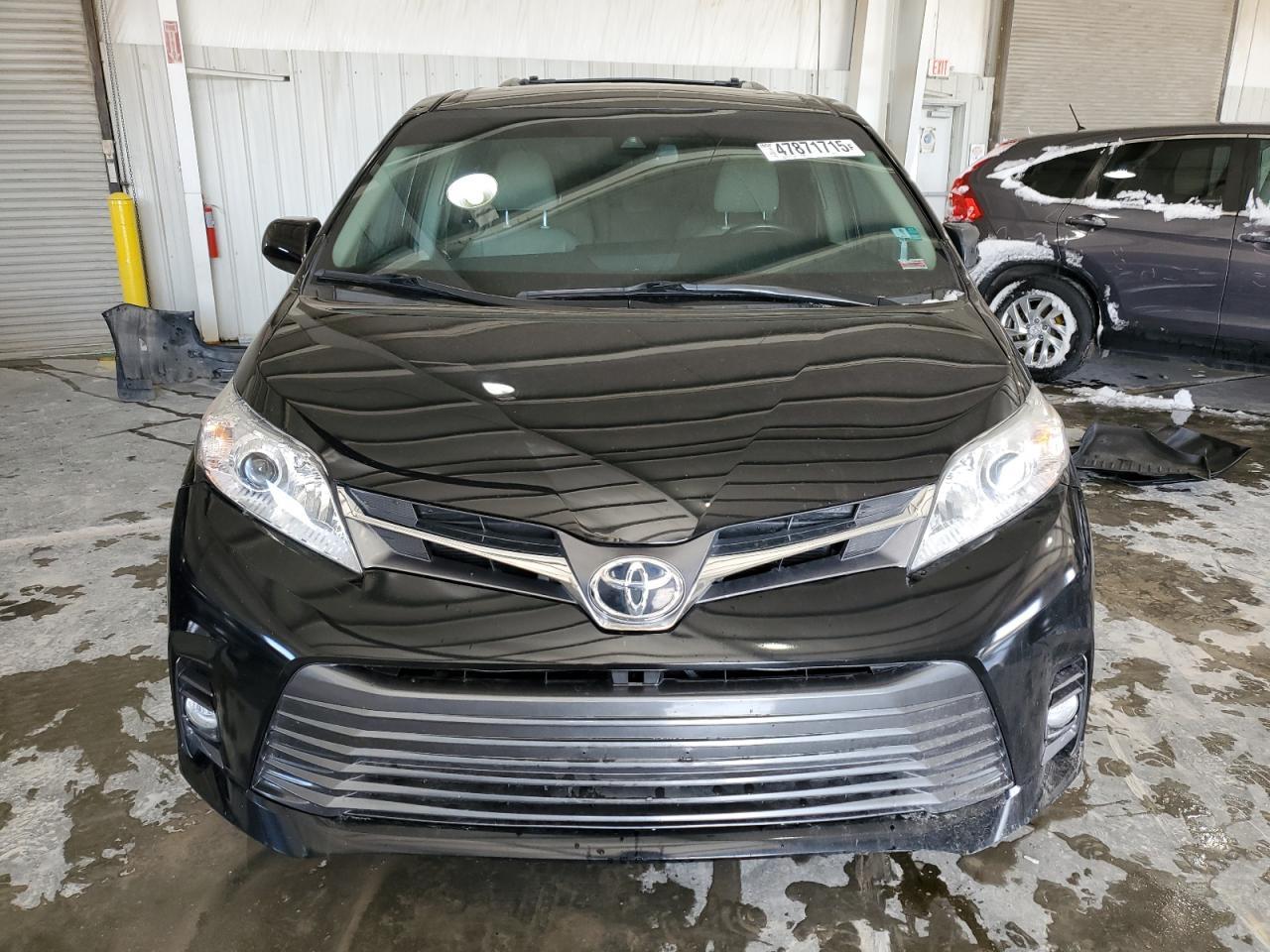 2018 Toyota Sienna Xle - Image 5