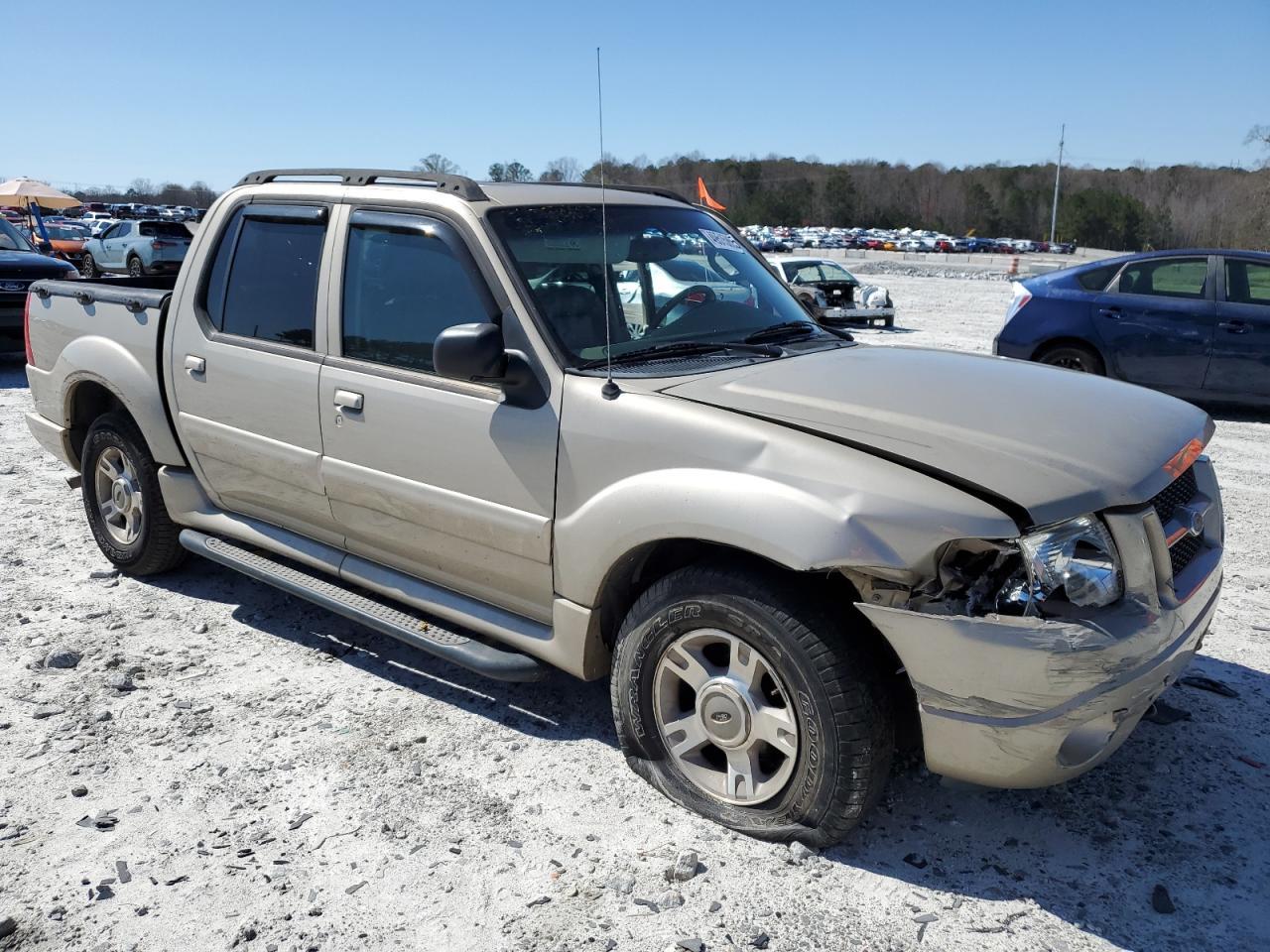 2004 Ford Explorer Sport Trac - Фото 4