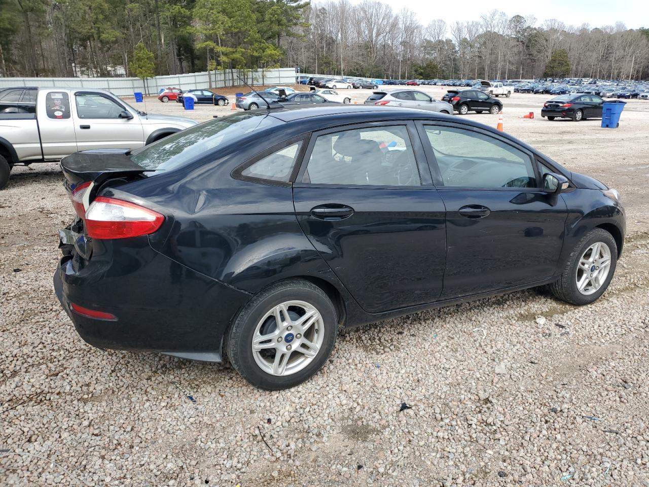 2019 Ford Fiesta Se - Фото 3