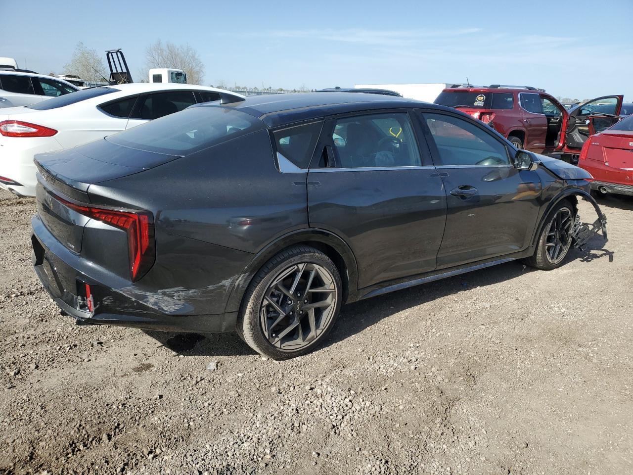 2025 Kia K4 Gt Line - Image 3