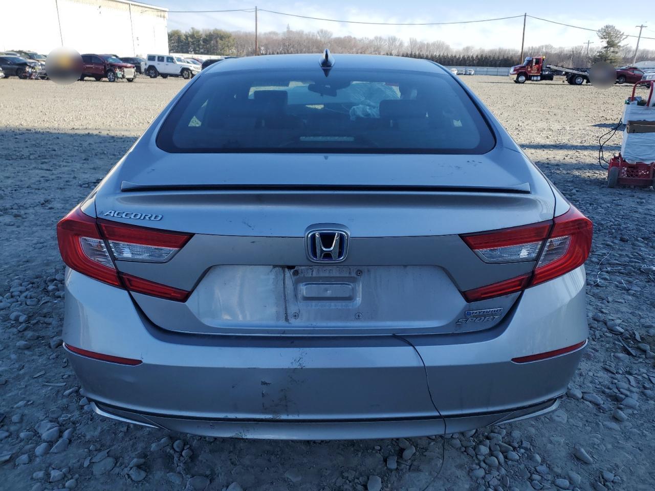 2022 Honda Accord Hybrid Sport - Image 6