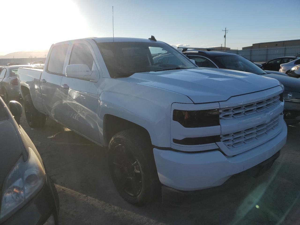 2018 Chevrolet Silverado K1500 - Фото 4