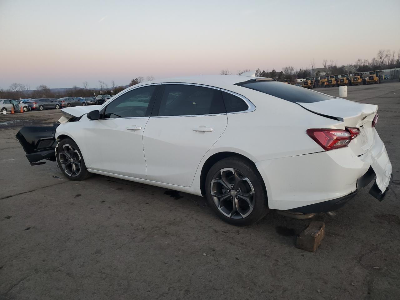 2022 Chevrolet Malibu Lt - Фото 2