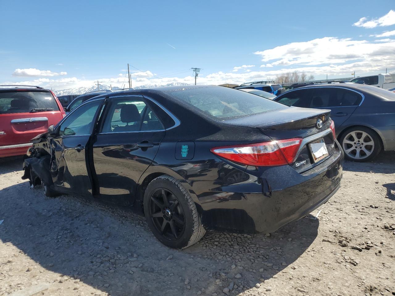 2016 Toyota Camry Le - Фото 2