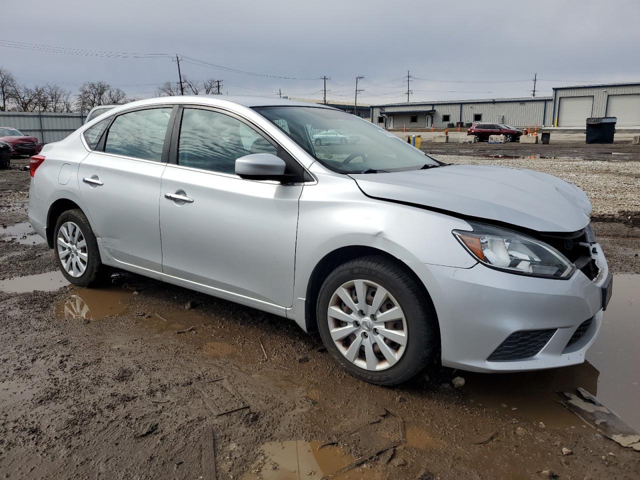 2017 Nissan Sentra S - Фото 4