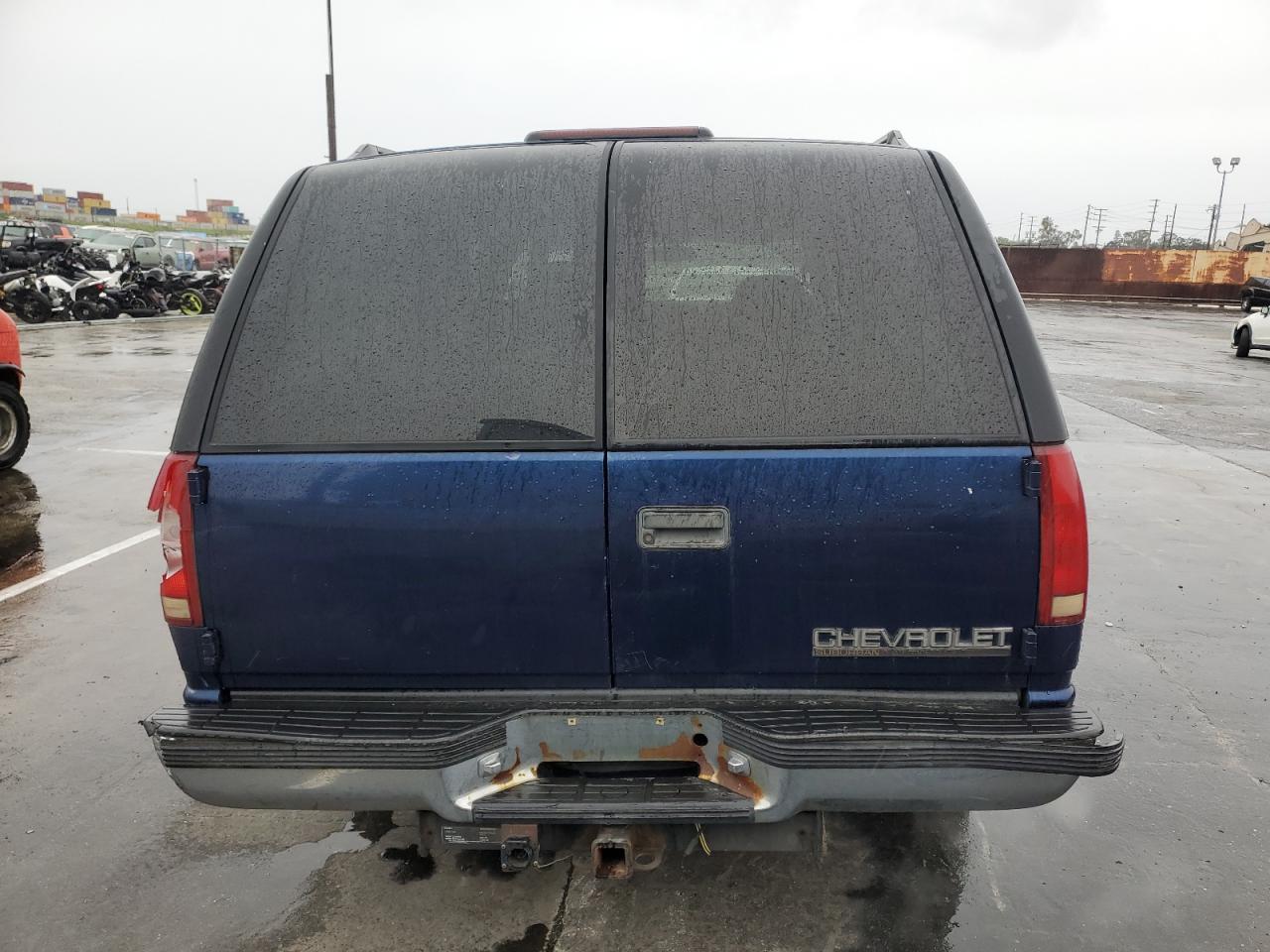 1999 Chevrolet Suburban C1500 - Image 6