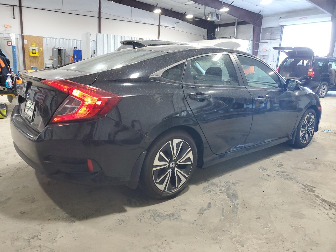 2018 Honda Civic Ex - Image 3