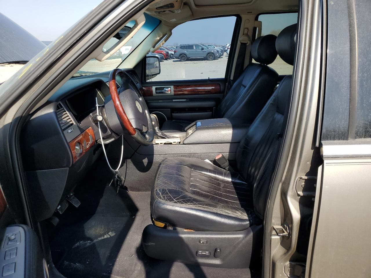 2003 Lincoln Navigator - Image 7