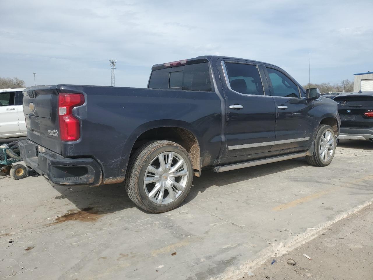2023 Chevrolet Silverado K1500 High Country - Image 3