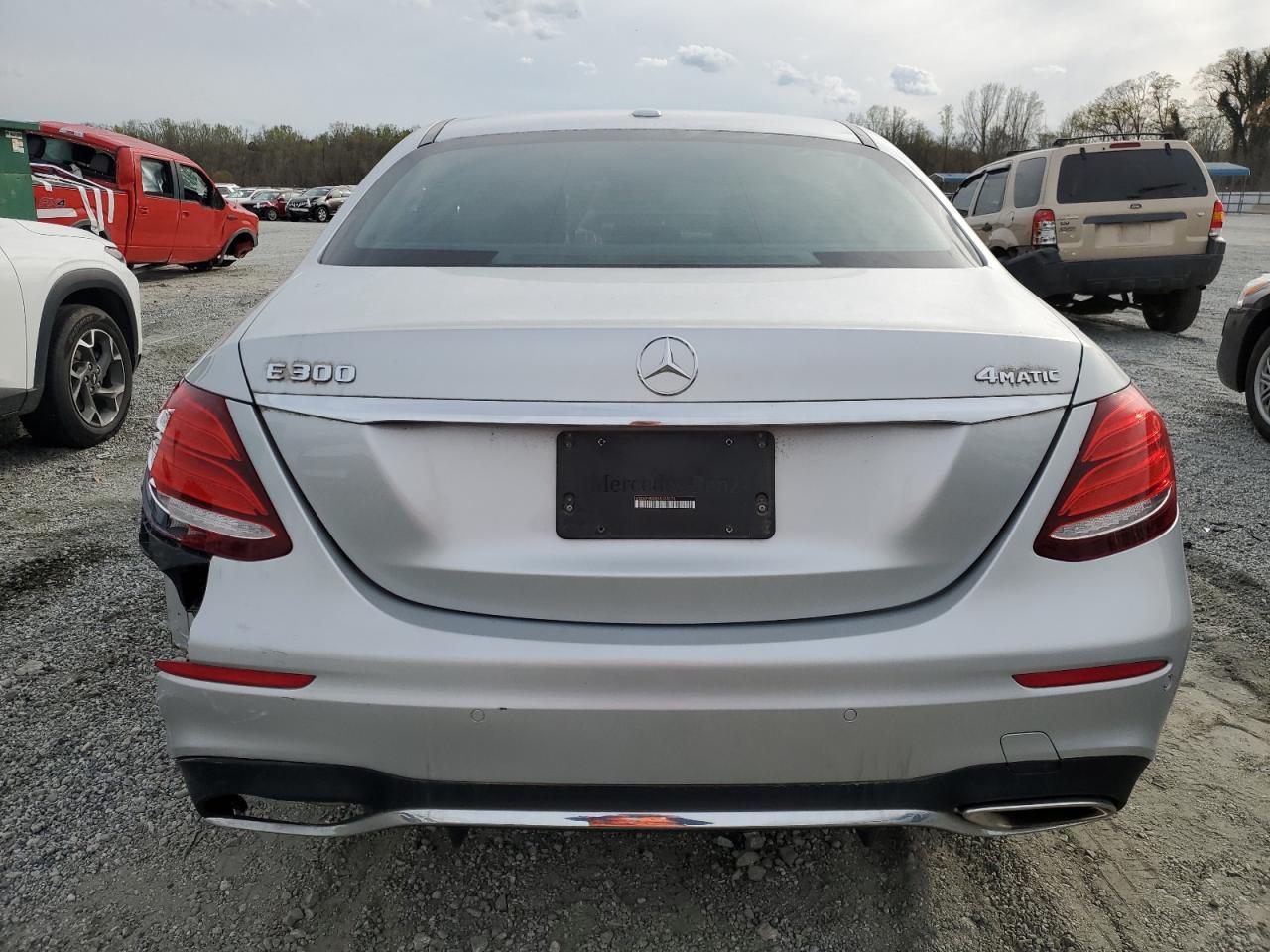2017 Mercedes-Benz E 300 4Matic - Фото 6