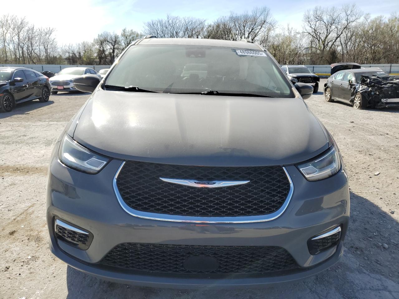 2022 Chrysler Pacifica Touring L - Image 5