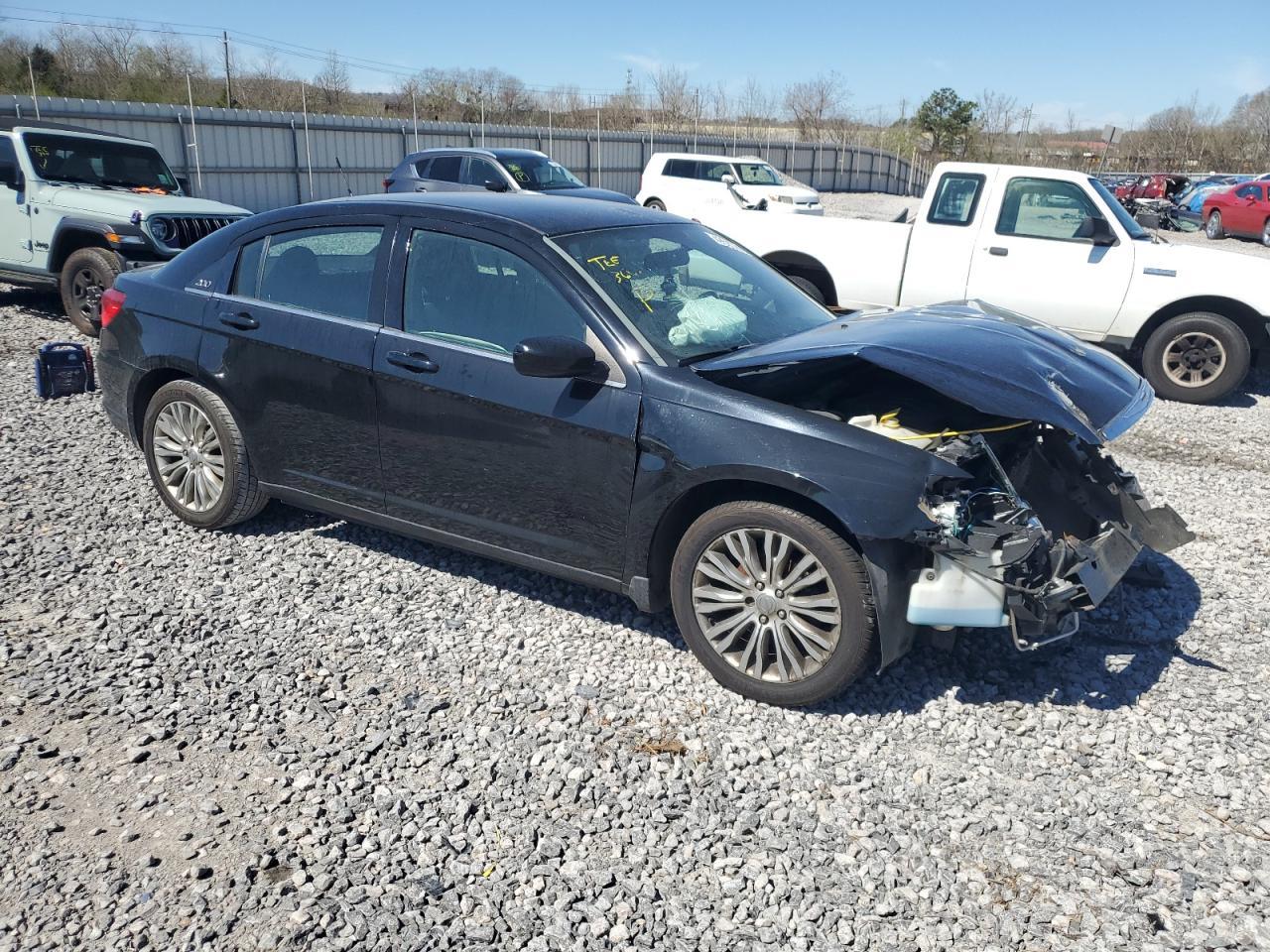 2014 Chrysler 200 Lx - Фото 4