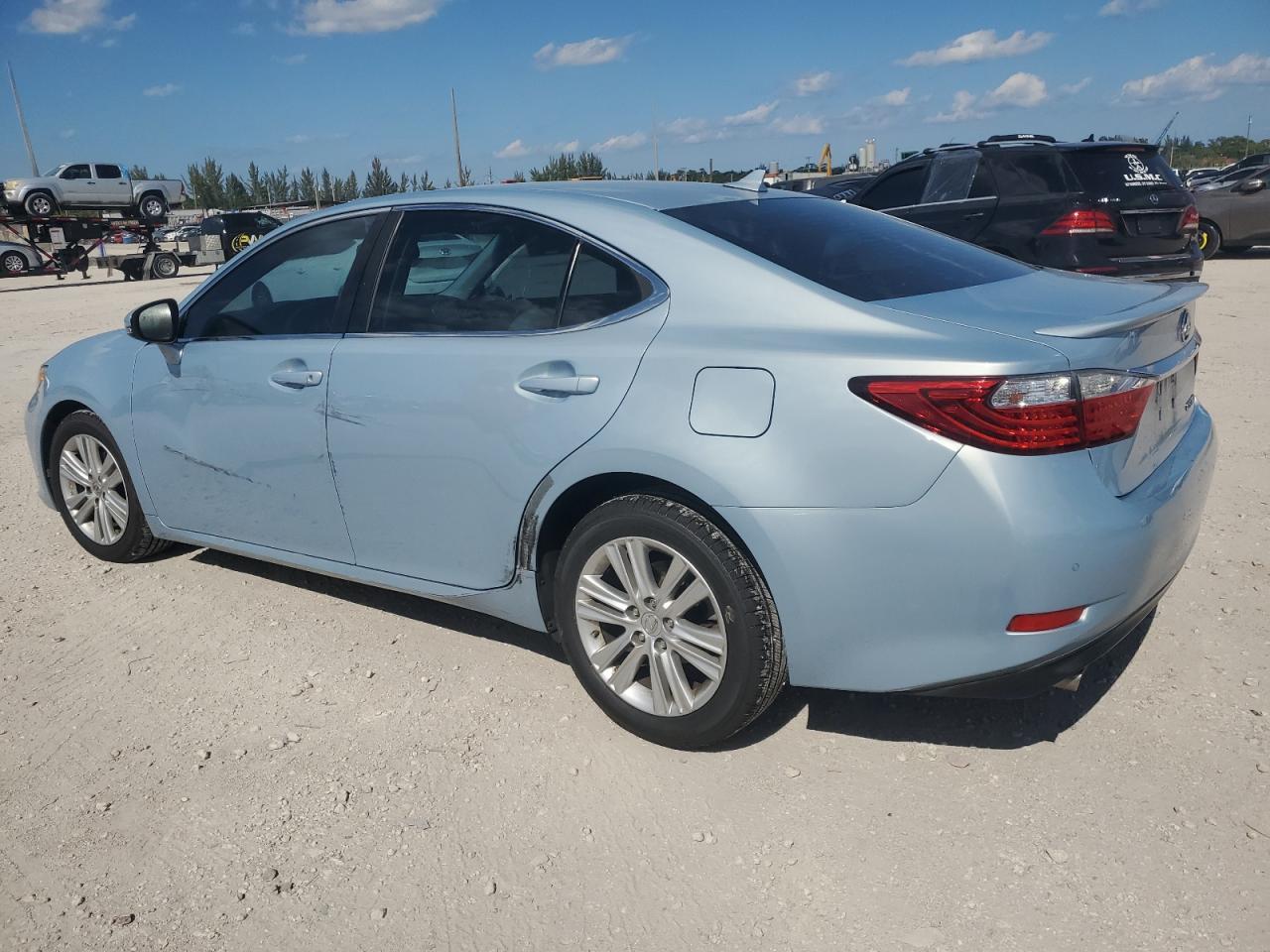 2014 Lexus Es 350 - Image 2