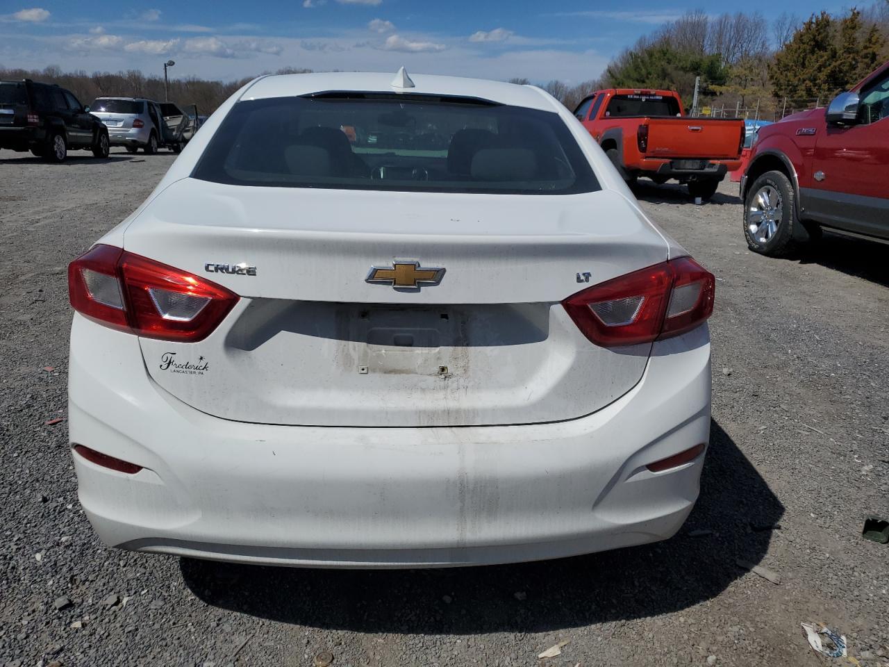 2018 Chevrolet Cruze Lt - Image 6