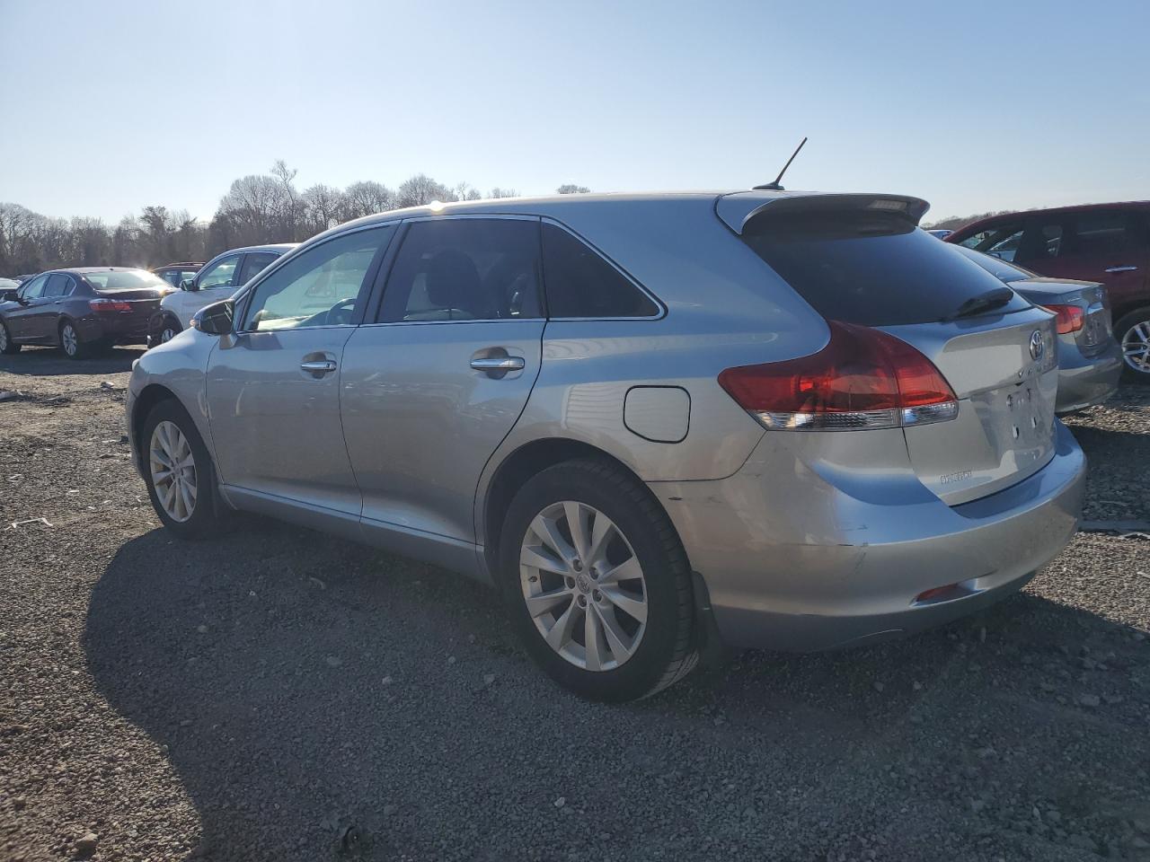 2015 Toyota Venza Le - Image 2