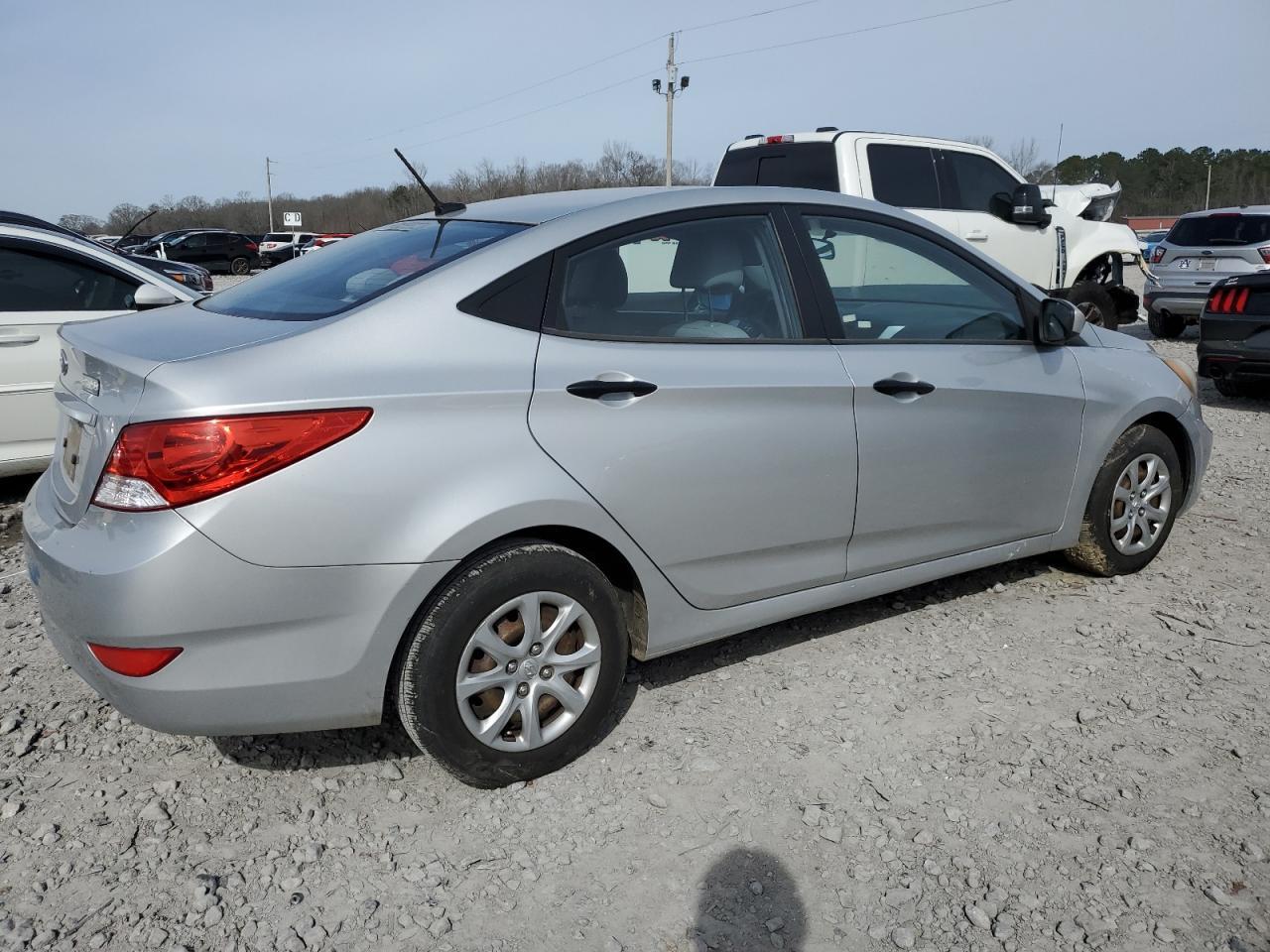 2012 Hyundai Accent Gls - Фото 3