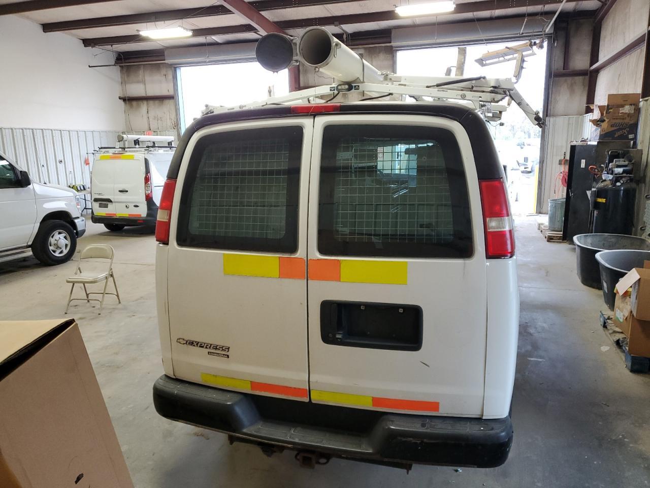 2013 Chevrolet Express G2500 - Image 6