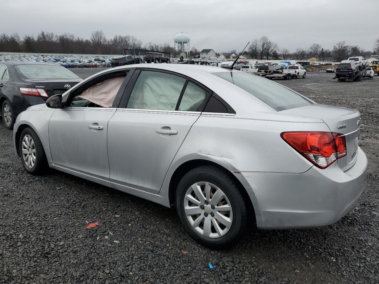 2011 Chevrolet Cruze Ls - Image 2
