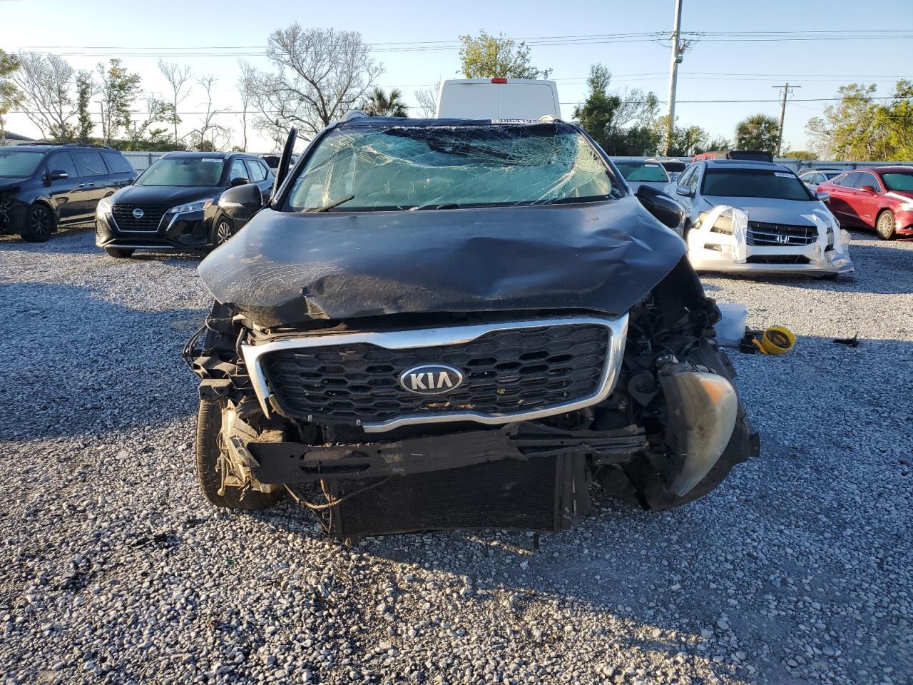 2019 Kia Sorento Lx - Image 5