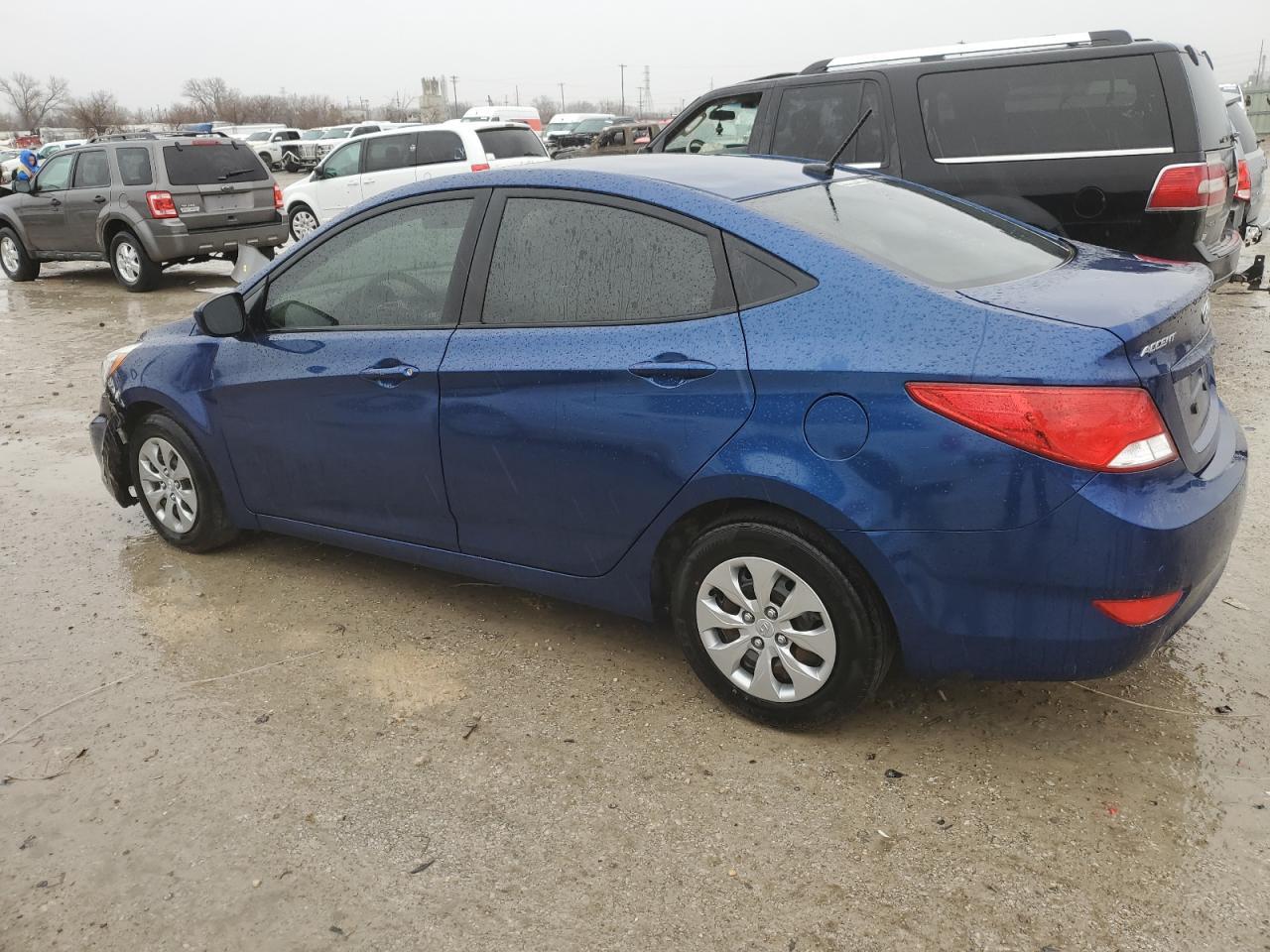 2017 Hyundai Accent Se - Фото 2