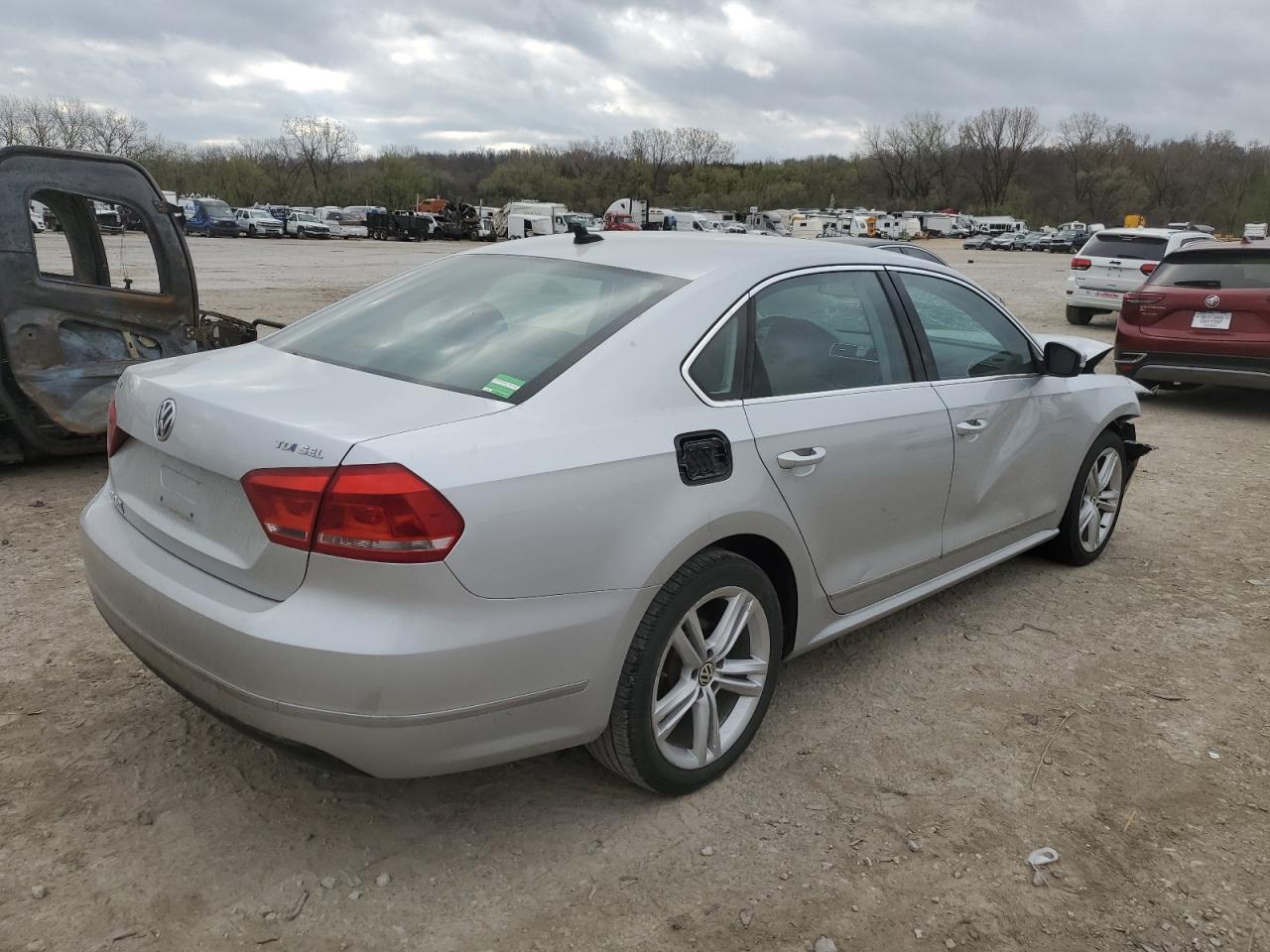 2015 Volkswagen Passat Sel - Фото 3