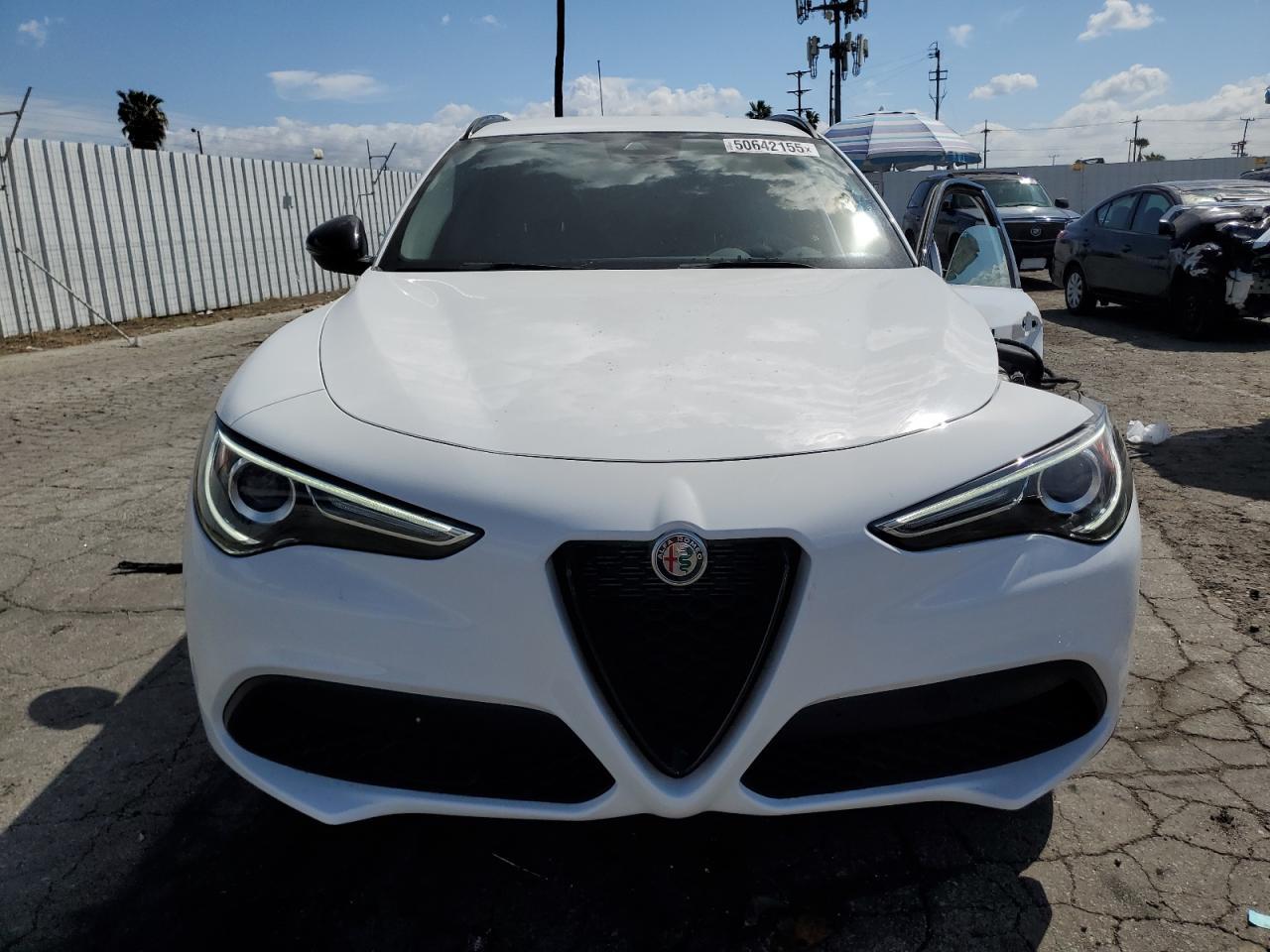2020 Alfa Romeo Stelvio - Image 5