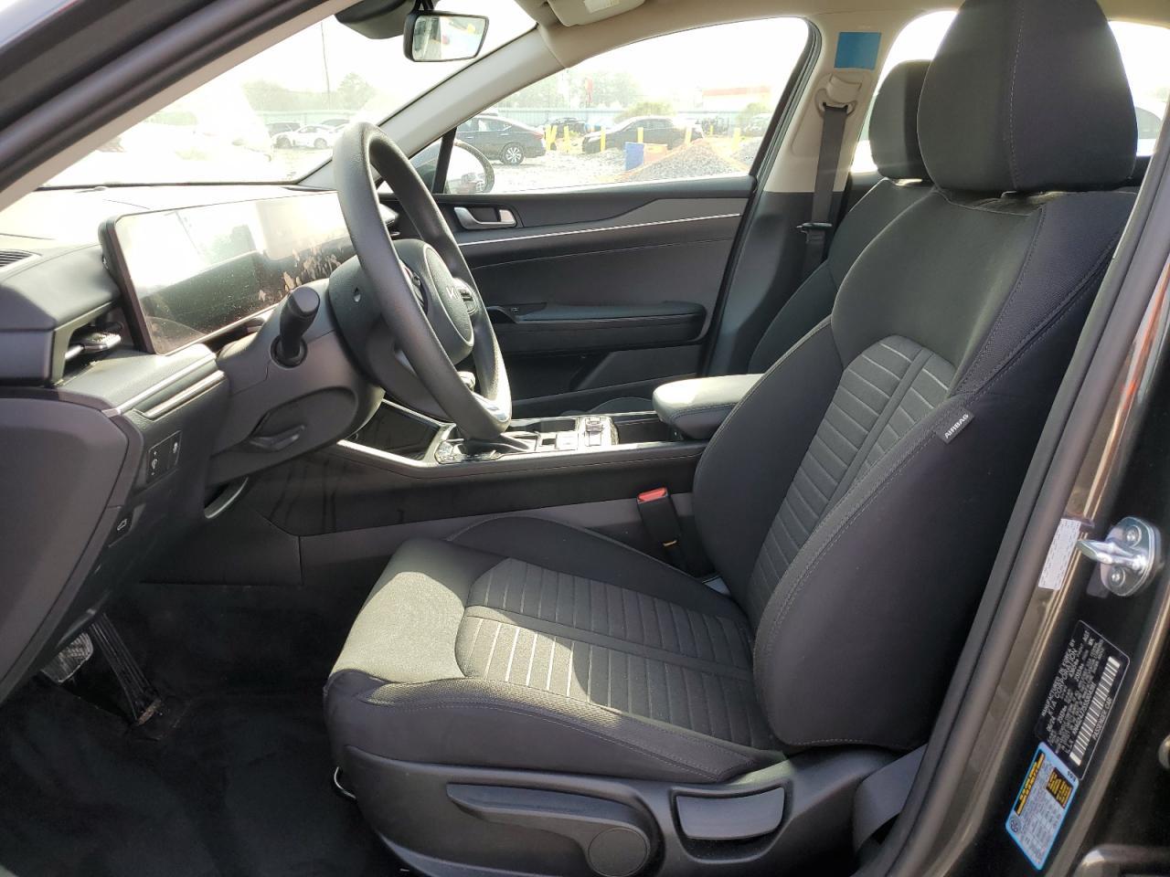 2025 Kia K5 Lxs - Image 7