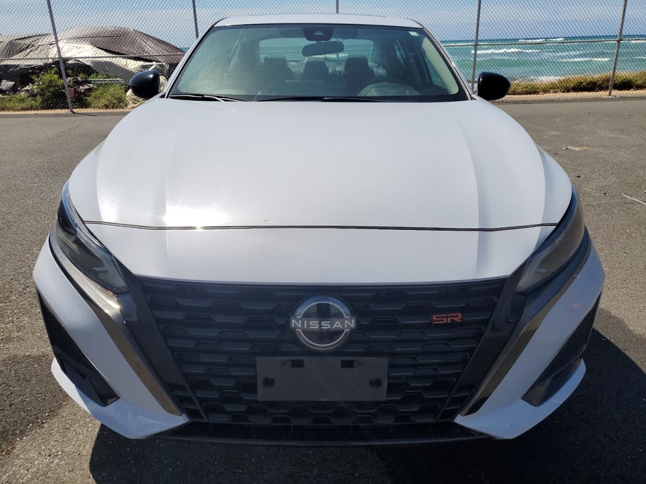 2023 Nissan Altima Sr - Фото 5