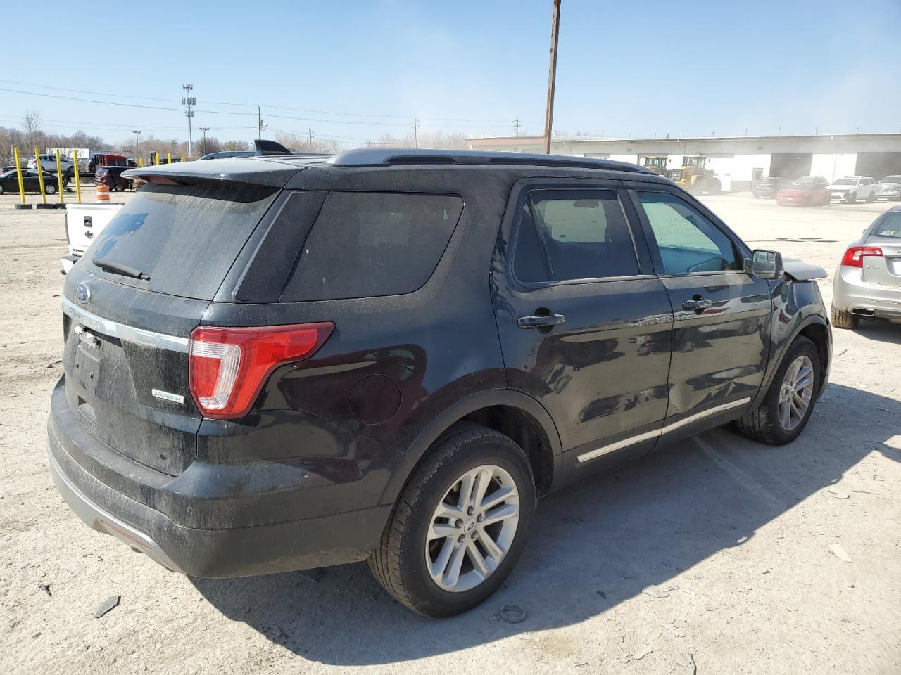 2017 Ford Explorer Xlt - Фото 3