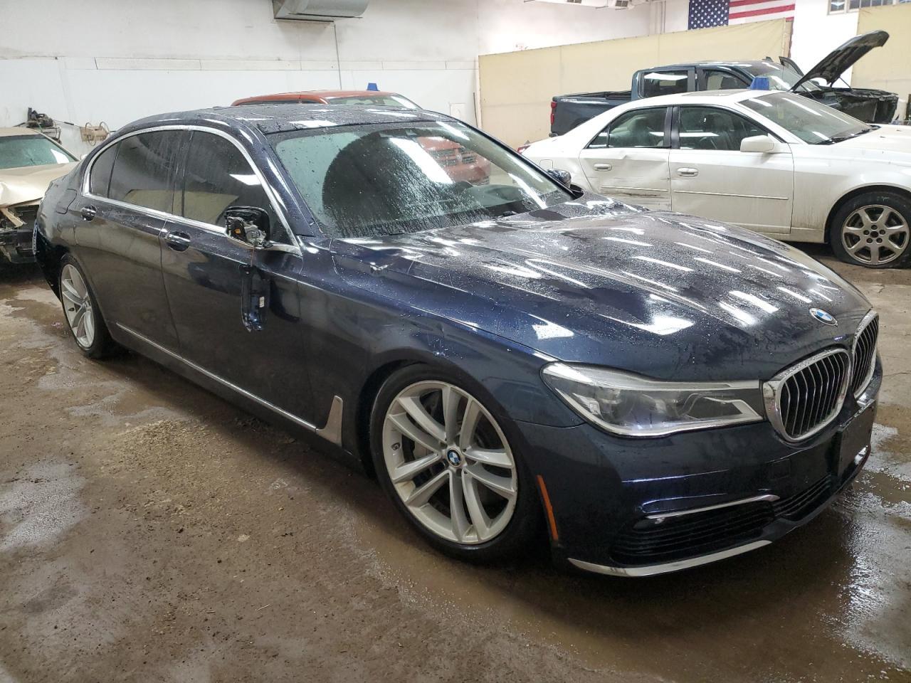 2018 BMW 750 Xi - Фото 4