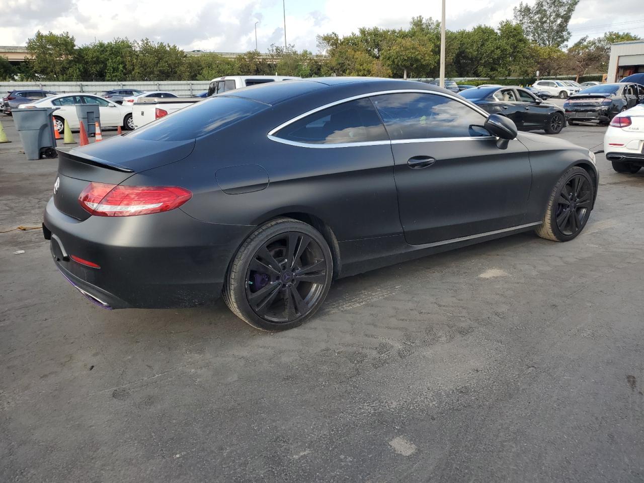 2017 Mercedes-Benz C 300 - Фото 3