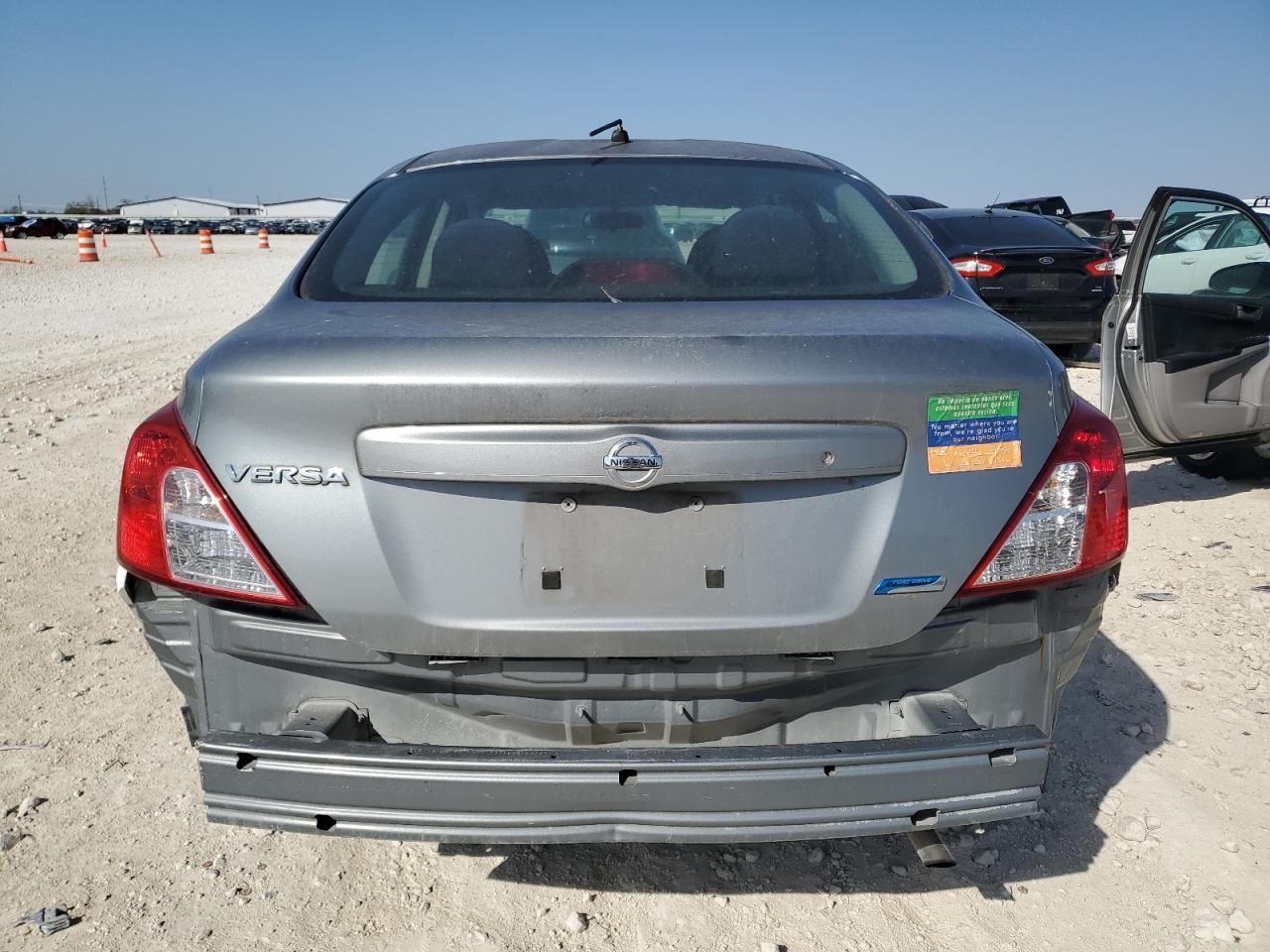 2012 Nissan Versa S - Фото 6