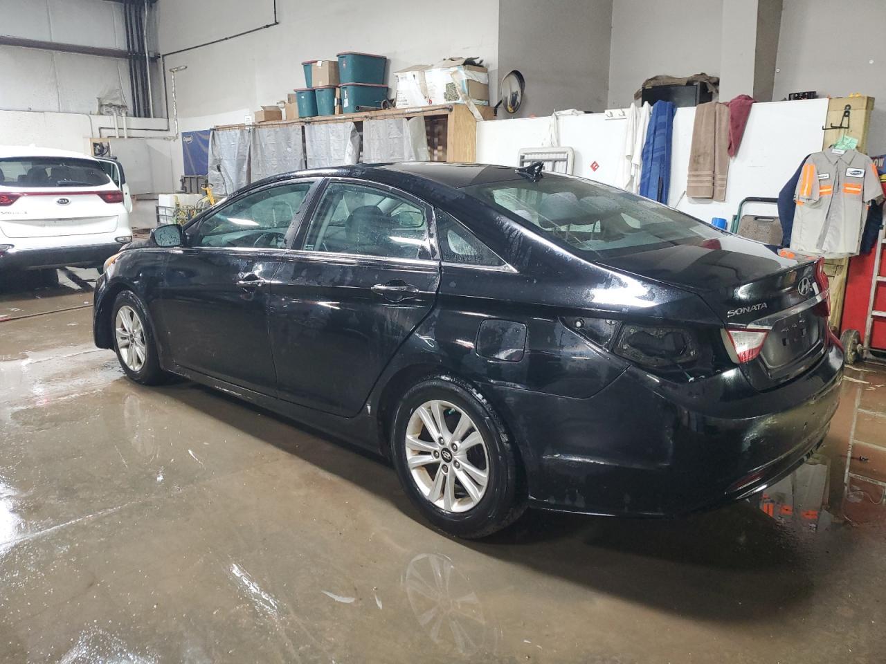 2011 Hyundai Sonata Gls - Image 2