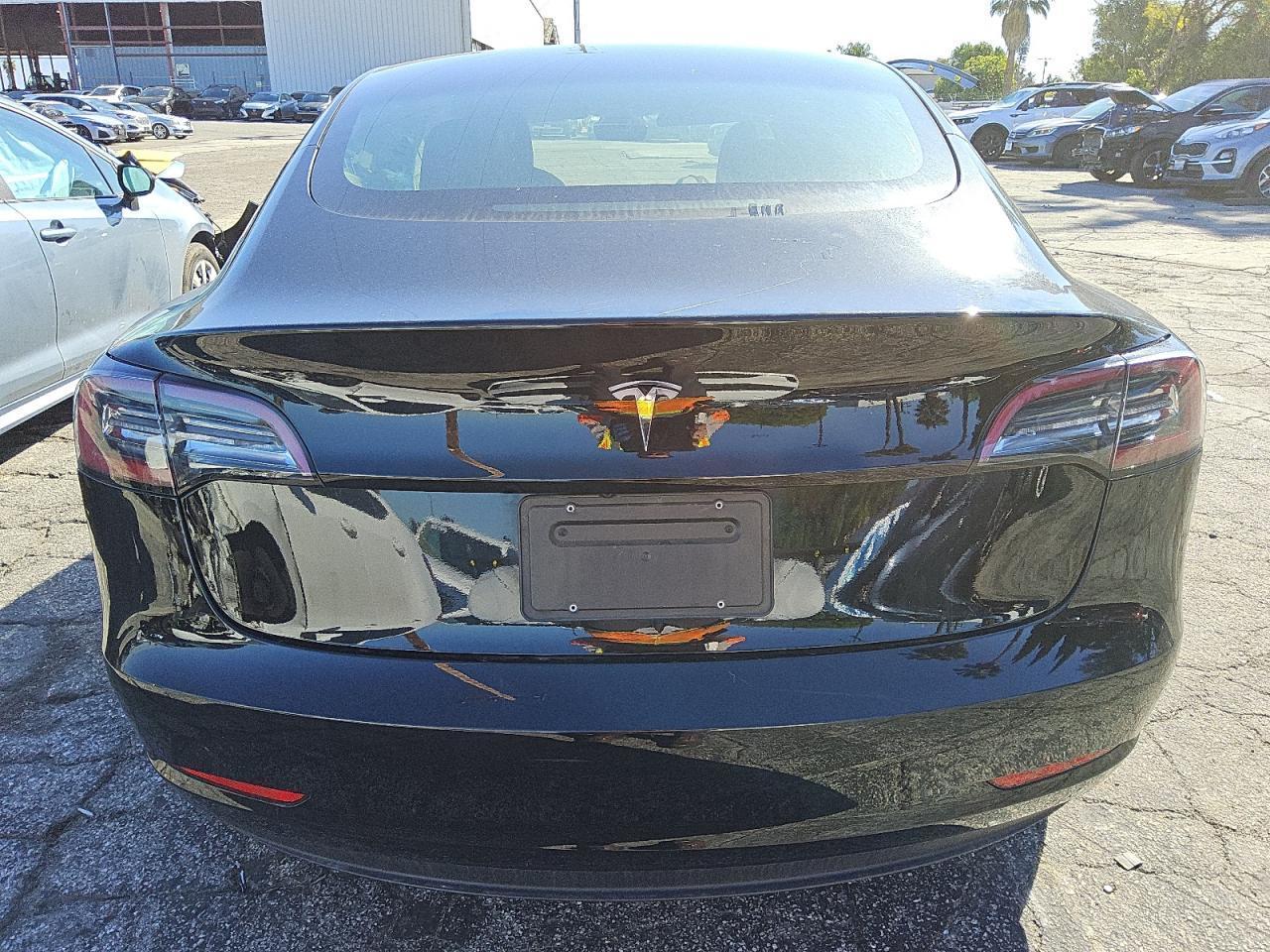 2023 Tesla Model 3 - Фото 6