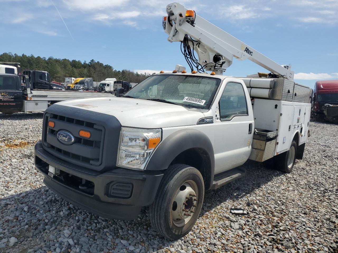 2015 Ford F450 Super Duty Bucket Truck - Фото 2