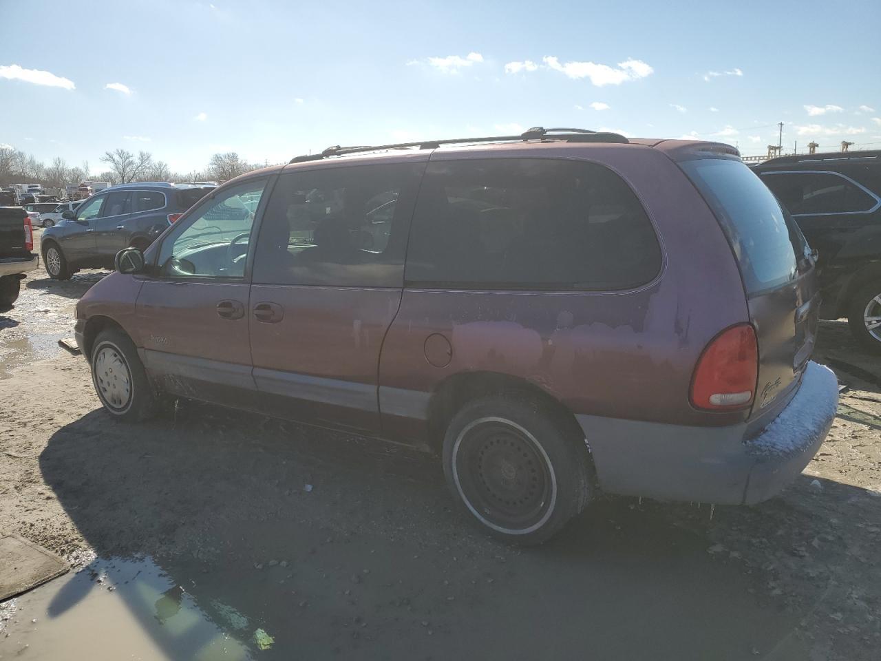 1999 Plymouth Grand Voyager Se - Фото 2