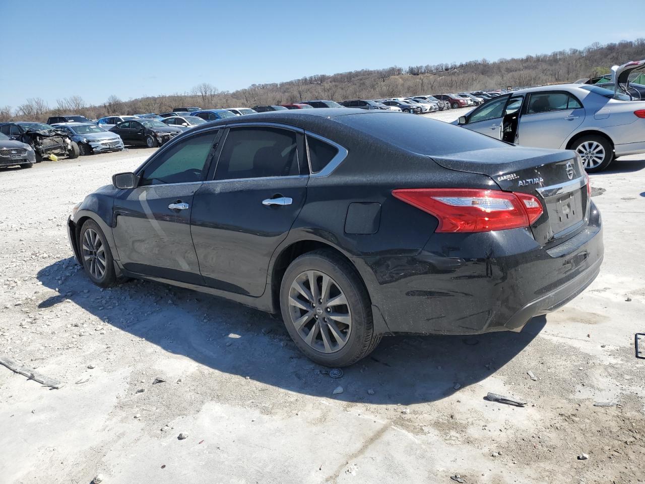 2017 Nissan Altima 2.5 - Фото 2