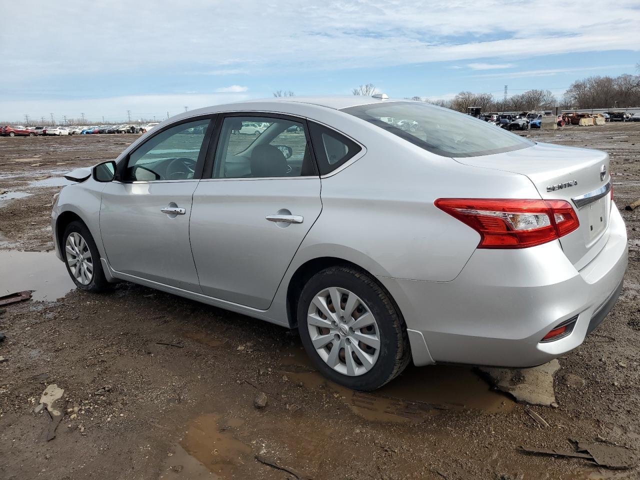 2017 Nissan Sentra S - Фото 2